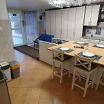 Сasa de vacaciones Savas 4 Private House With Parking 4*